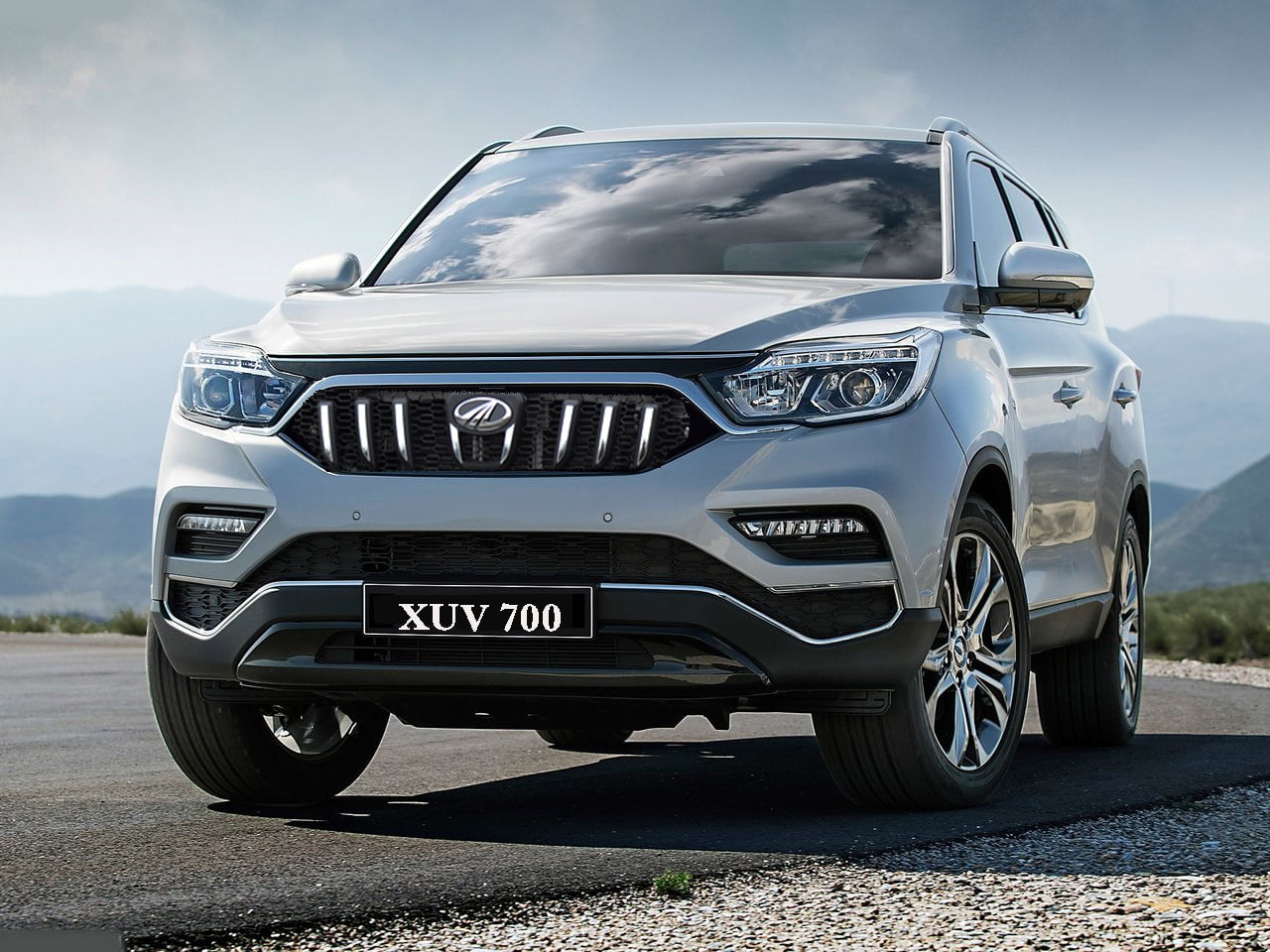 Mahindra XUV700 Teased Ahead of Debut at Auto Expo 2018